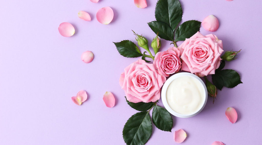 Les bienfaits de la rose en cosmétique : Un élixir de beauté pour une peau radieuse